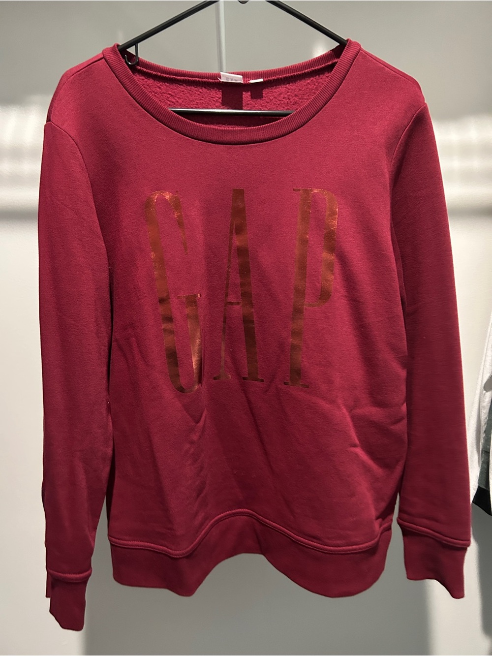 GAP Women’s Crewneck Sweatshirt